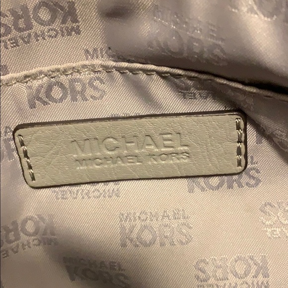 Michael Kors purse - Picture 4 of 7